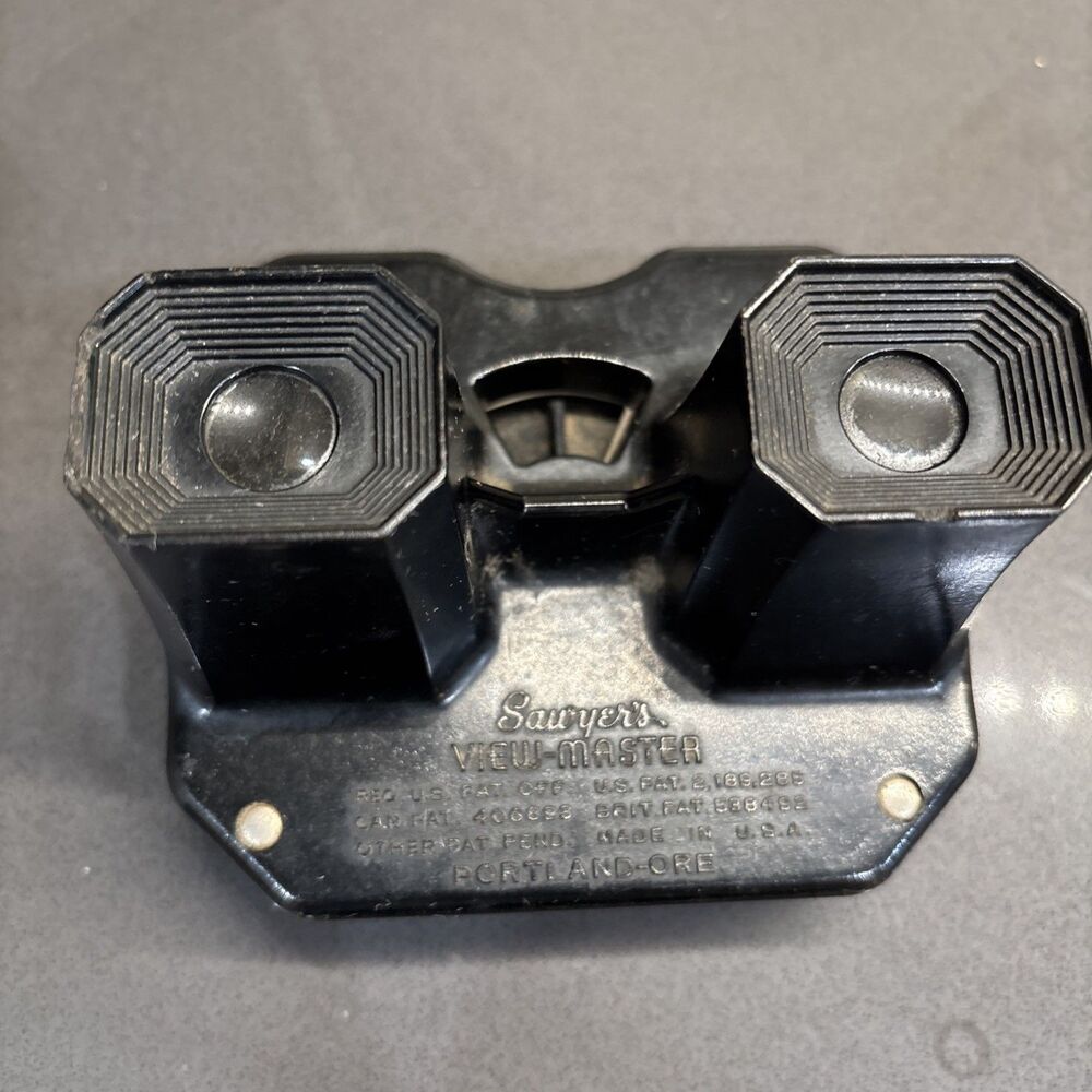 VTG Sawyer View Master Stereoscope Bakelite With 34 Reels 7 More Wonders World - Picture 2 of 11